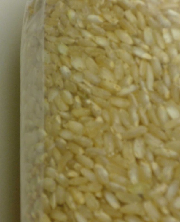 7 : mittelkörniger / geschälter Reis ('Cargo-Reis'…